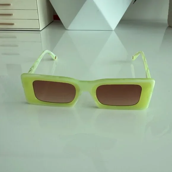 CULT GAIA Hera Sunglasses - Color Mantis - Picture 5 of 8